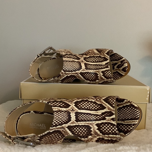 Michael Michael Kors JOSEPHINE WEDGES WOMENS LEATHER SNAKE PRINT Sz 7.5 - Picture 9 of 13